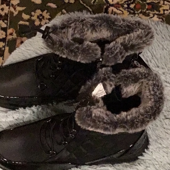 NWT Totes Thermolite Waterproof Faux Fur fully lined Half Boots. Size 8 M. - Picture 2 of 9